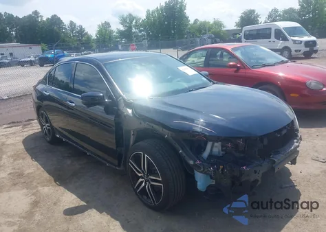 2017 Honda Accord Touring V6 z USA, uszkodzony, nr VIN 1HGCR3F90HA030200